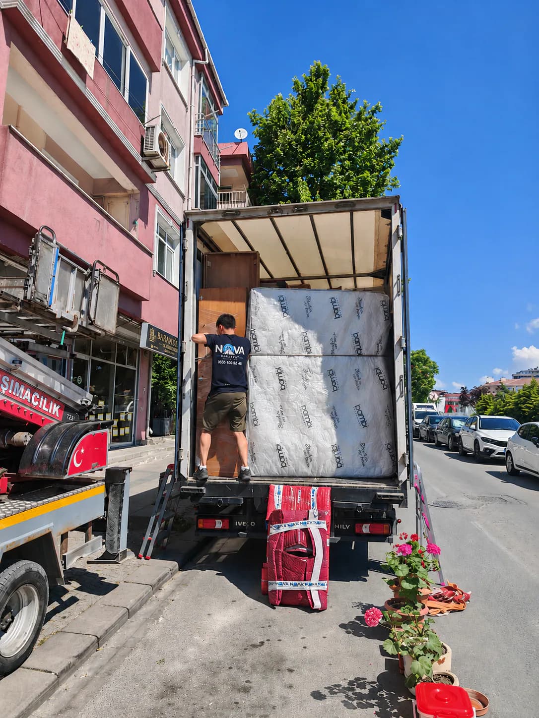Gültepe Mahallesi Parça Eşya Taşıma mağaza ürün transferi